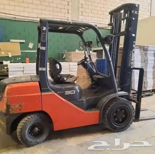 رافعة شوكية فوركلفت للايجار تاجير رافعات ايجار رافعة شوكية 5