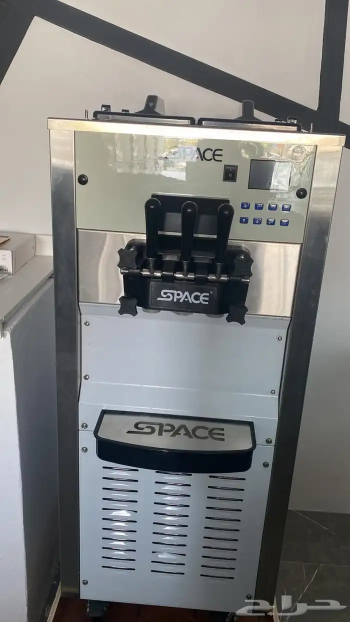 ماكينة آيسكريم SPACE نظيفة للبيع 0