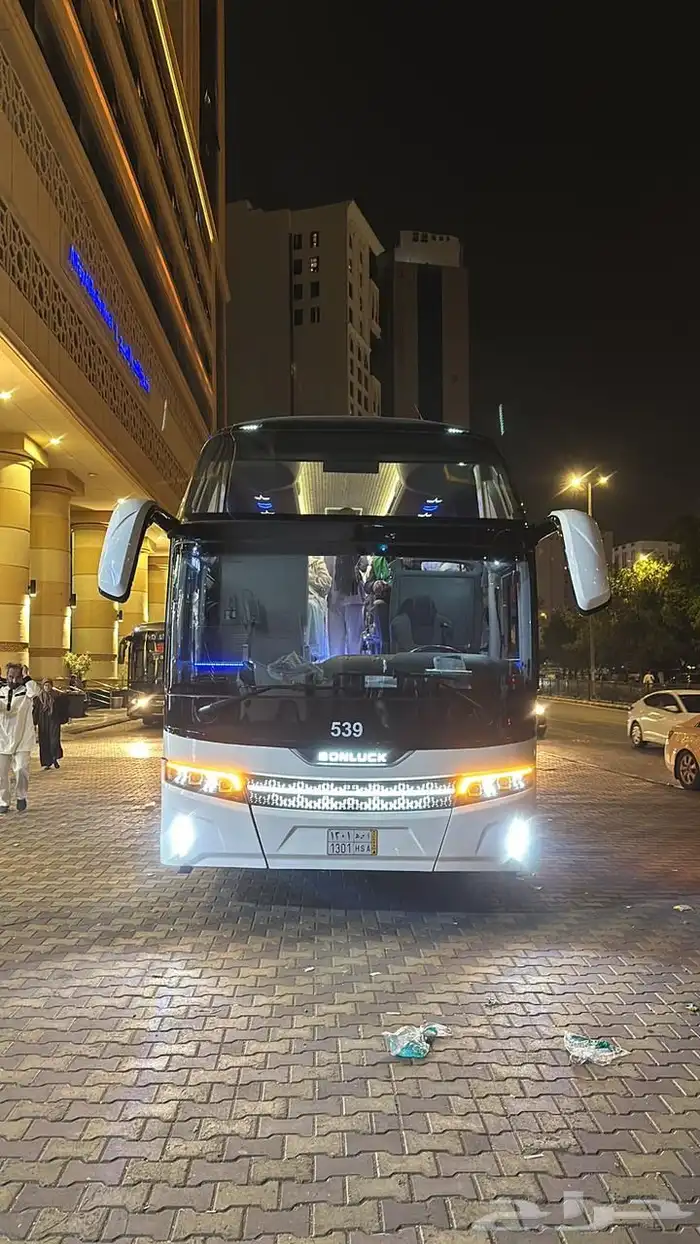 باصات لنقل الزوار والسياح 24
