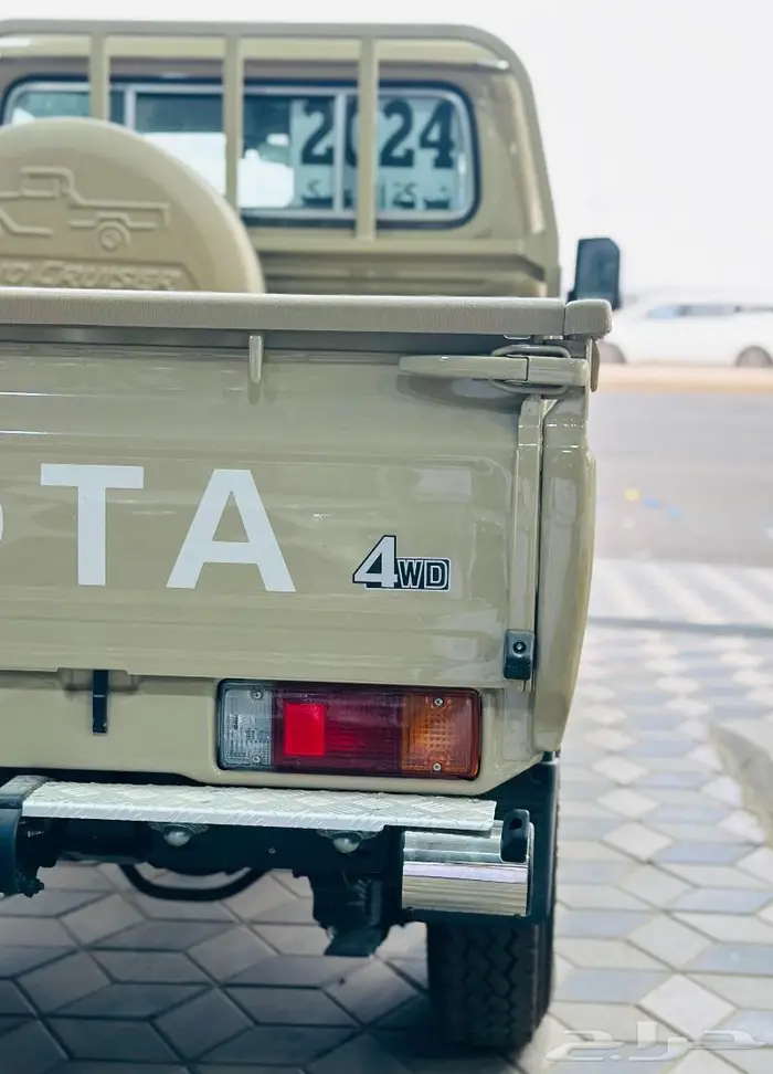 تويوتا شاص ديلوكس ديزل ونش قير اتوماتيك 2024 ابيض بيج 3