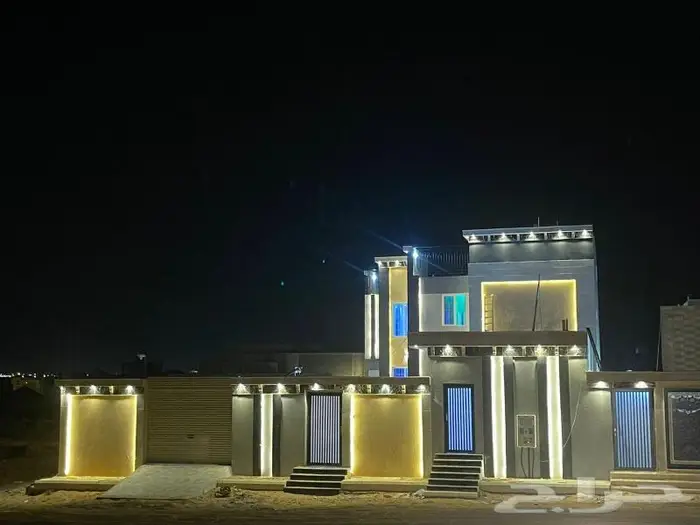 للبيع فيلا مودرن مساحة 800 بالضحيان والبيع سمح للصامل 0