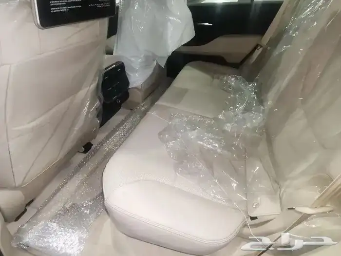 لاندكروزر L4 GXR ابيض بنزين سعودي 2024 15