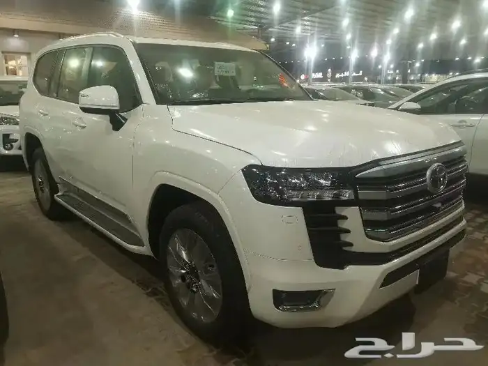 لاندكروزر L4 GXR ابيض بنزين سعودي 2024 2