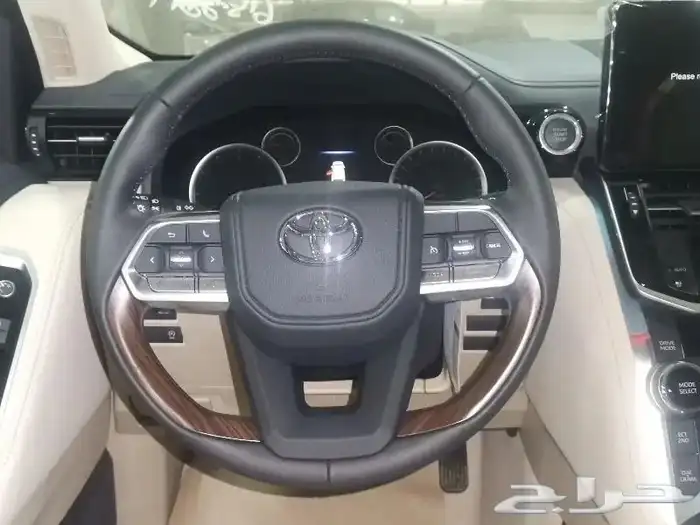 لاندكروزر L4 GXR ابيض بنزين سعودي 2024 19