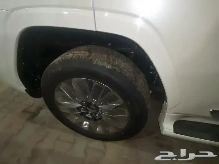 لاندكروزر L4 GXR ابيض بنزين سعودي 2024 21