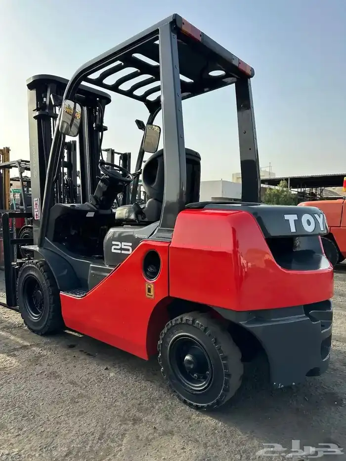 رافعة شوكية فوركلفت للايجار تاجير رافعات ايجار رافعة شوكية 7