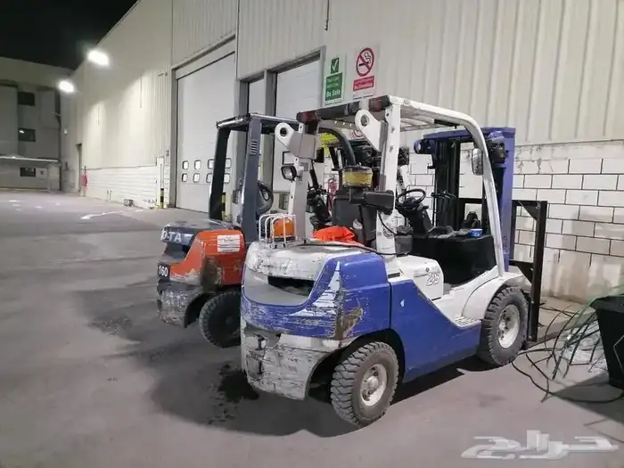 رافعة شوكية فوركلفت للايجار تاجير رافعات ايجار رافعة شوكية 8
