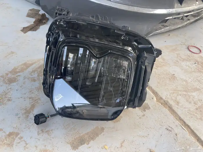 شمعه يسار ازيرا عادي مديل 2024 3