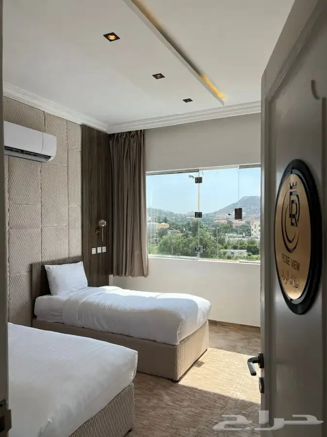 شاليهات واستراحات وفلل منتجع إطلالة الورد 0