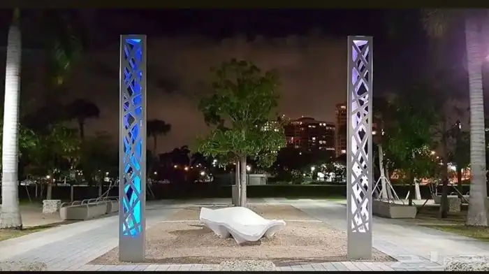 اعمدة وانارة   اعمدة دوكرية قواعد خرسانيه جميع انواع ليدات 20