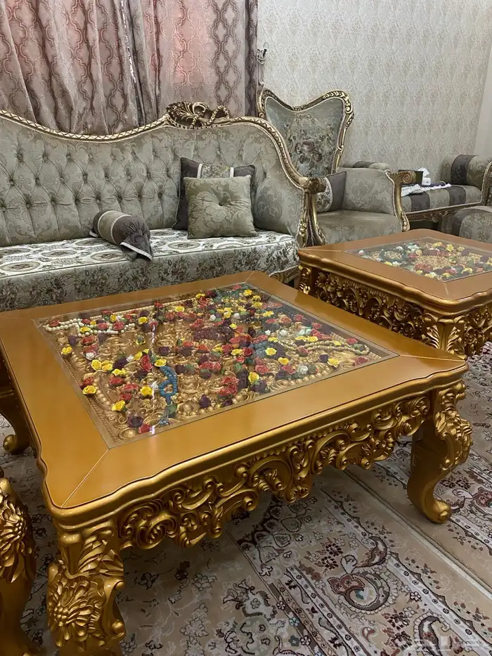 طاولات للبيع ذهبية اخو الجديد ونظيفه 1
