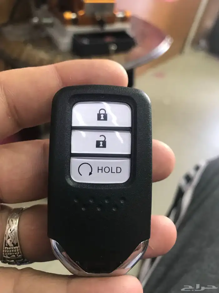 ريموتات بصمه السامر مفاتيح جميع السيارات وبرمجتها البصمة 18