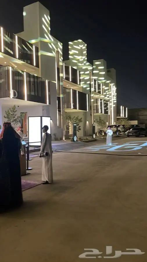 شاشات b2.6 and b2.9 صوتيات اضاءات 3
