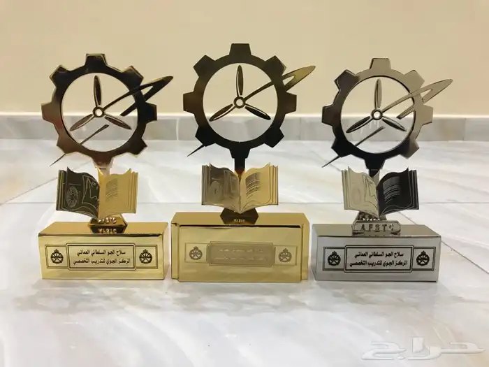 ميداليات واعمال معدنية 1