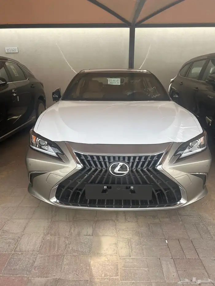 لكزس ES300 فئة AH هايبرد 2025 1