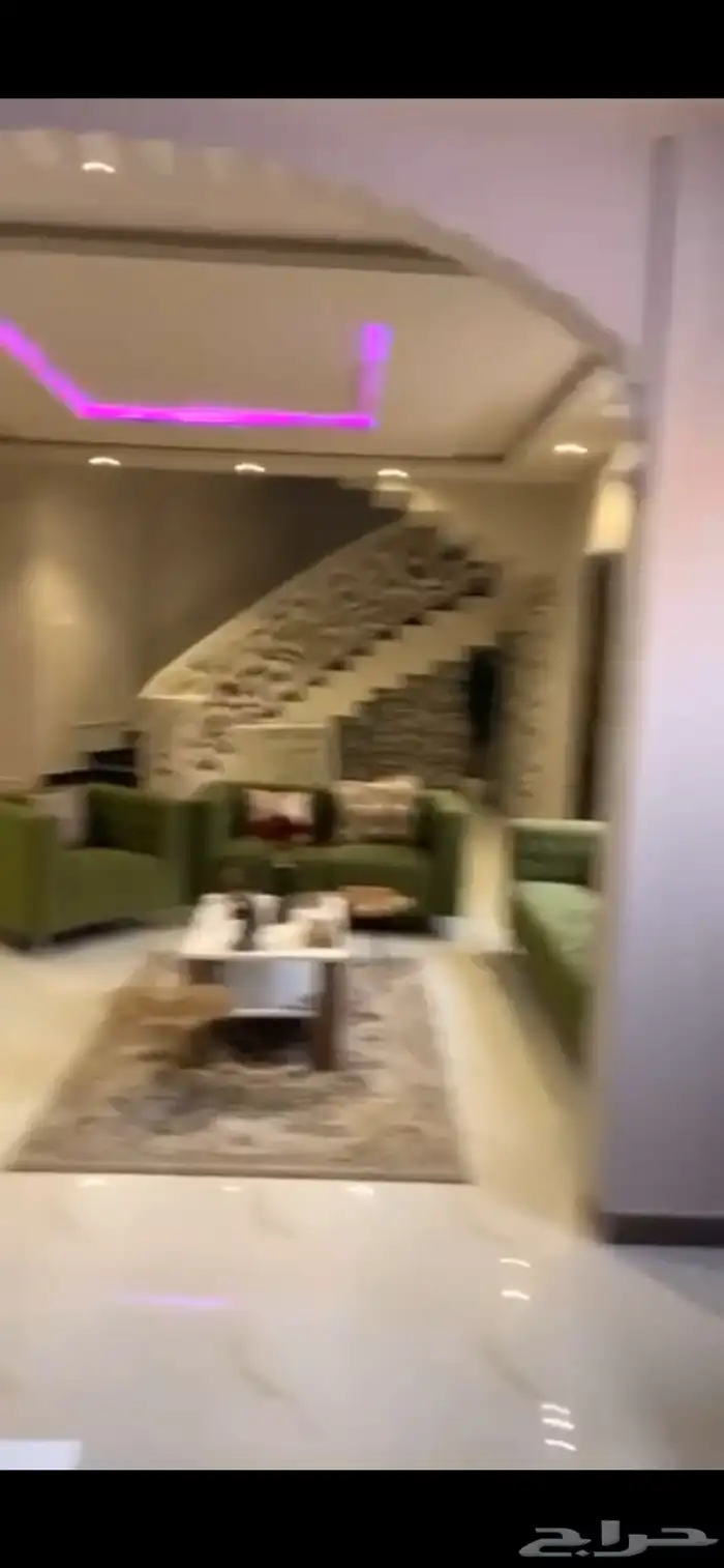 فيلا م 300 درج صالة مع شقة استثمار حي الشفا 8