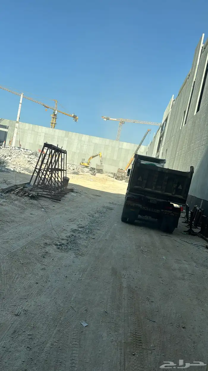 يوجد لدينا حفر وترحيل وهدد 4