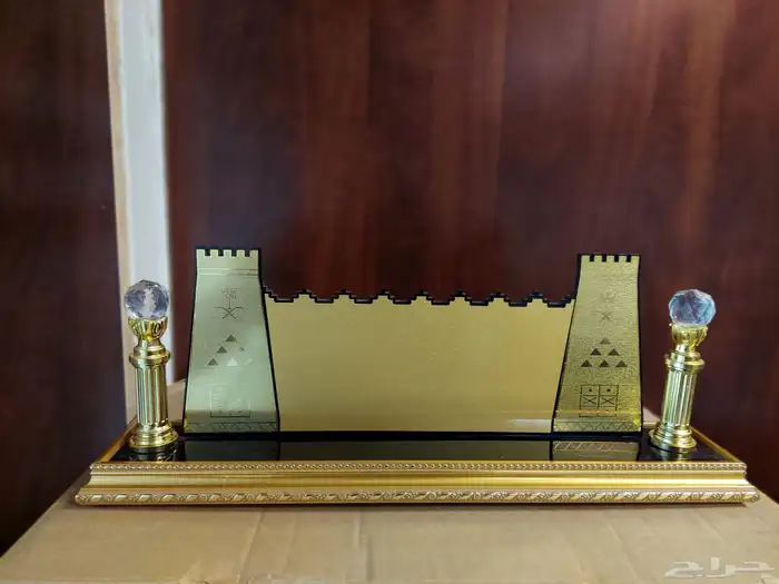 دروع تذكارية وسيوف 7