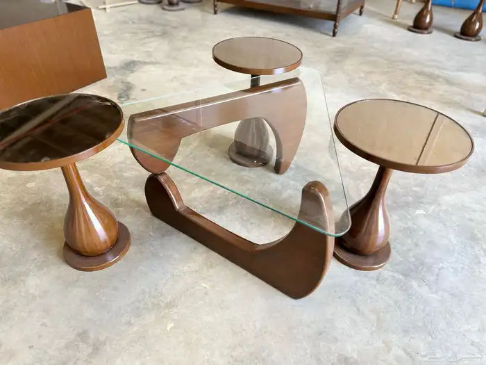 متخصصون في كافة الاعمال الخشبية طاولات غرف ابواب 3