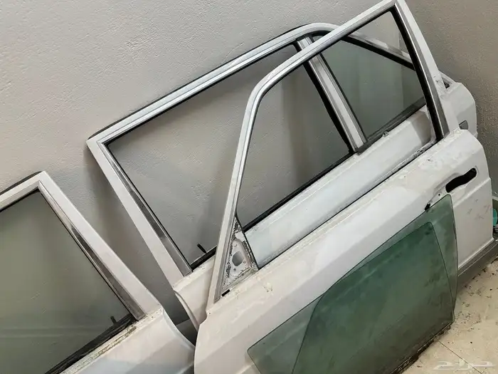 قطع مرسيدس بنز W126 1