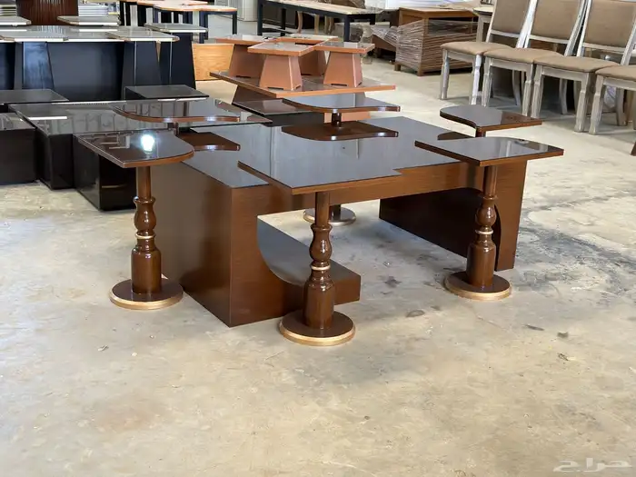 متخصصون في كافة الاعمال الخشبية طاولات غرف ابواب 0