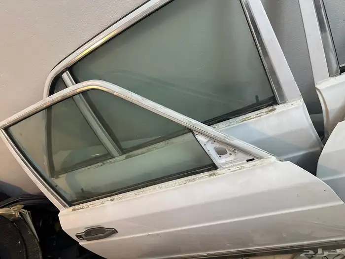 قطع مرسيدس بنز W126 2
