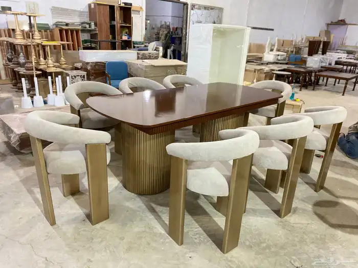 متخصصون في كافة الاعمال الخشبية طاولات غرف ابواب 12