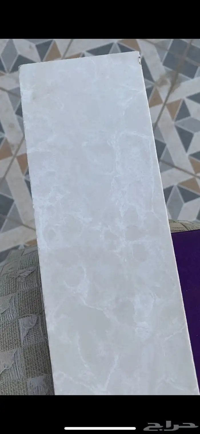 السلام عليكم ورحمة الله وبركاته عندي بلاط للبيع حبه بريال 5