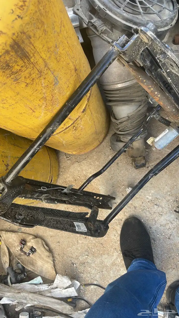 قطع غيار بنتلي بورش اودي 63