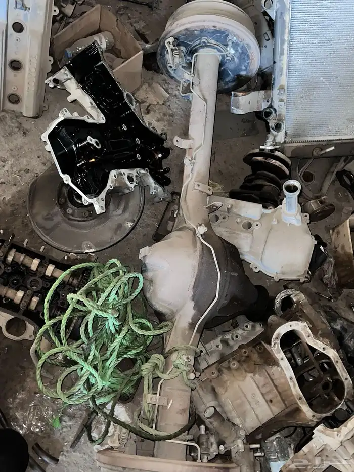 سلام عليكم ياعيال عندي قطع جيب ربع عندي طارة جيب ربع 17