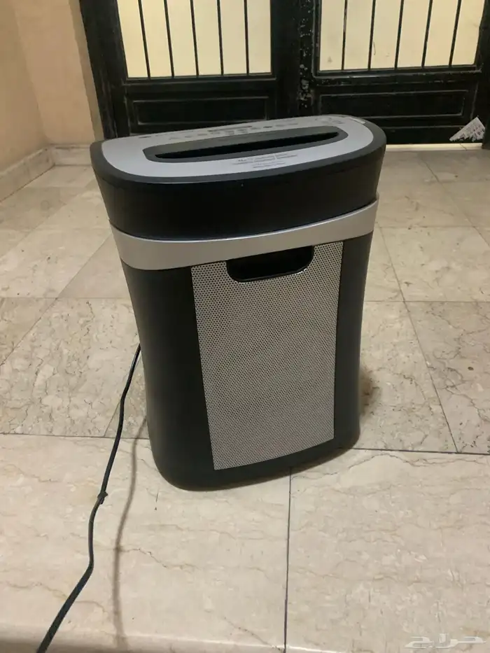 مكينة تقطيع أوراق وأسطوانات مدمجة ومزود فيزا ووظيفيه 5