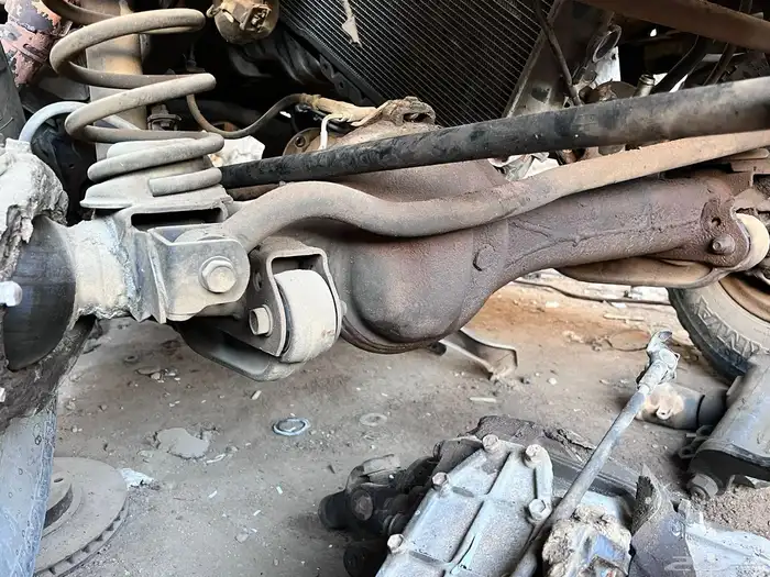 سلام عليكم ياعيال عندي قطع جيب ربع عندي طارة جيب ربع 1