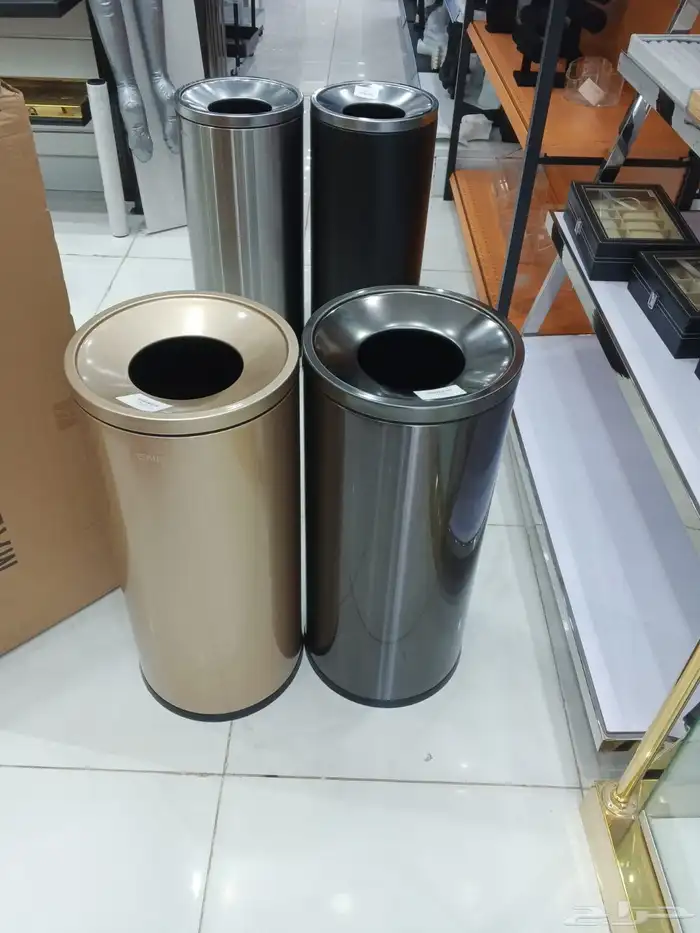 سلة مهملات إستيل دائري مستطيل اسود ذهبي 0