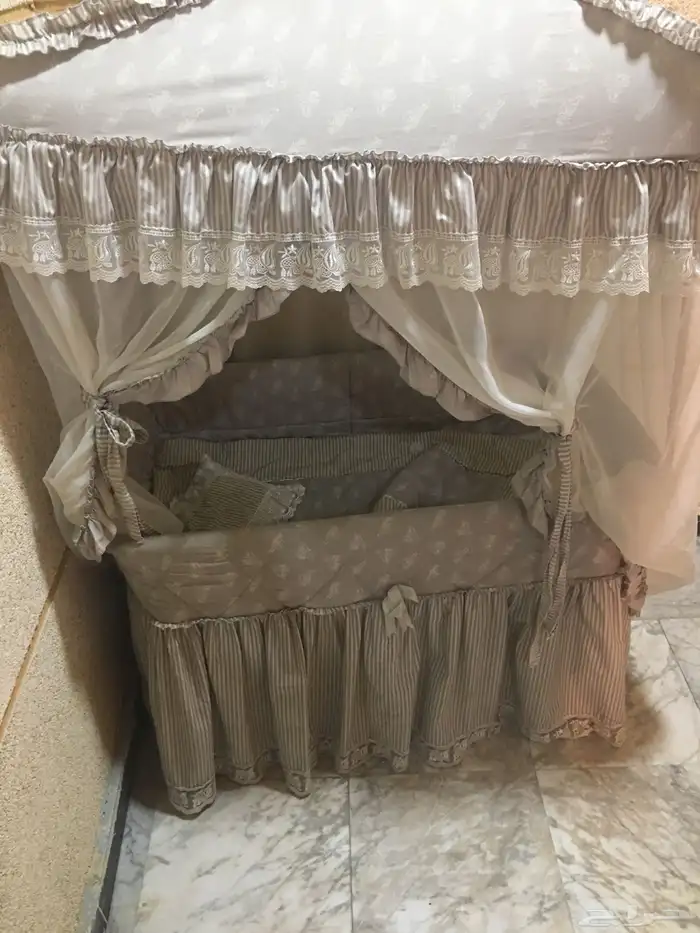 سرير اطفال 0