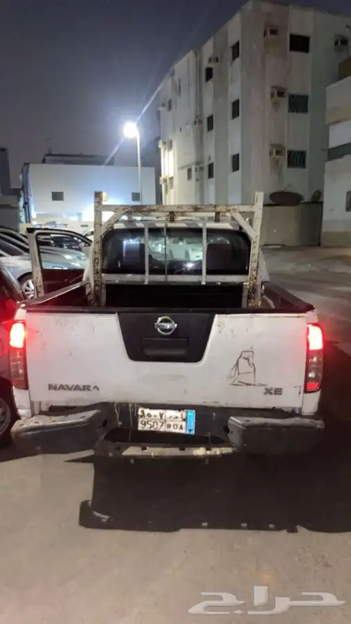 نيسان نافارا 8