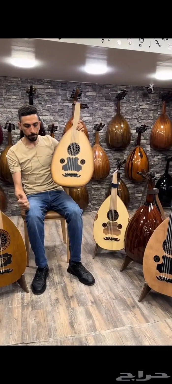 للبيع عود موسيقي 1
