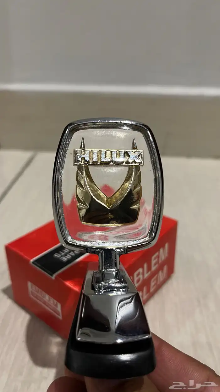 علامة هايلكس 89-91 4