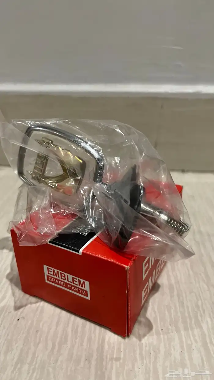 علامة هايلكس 89-91 0