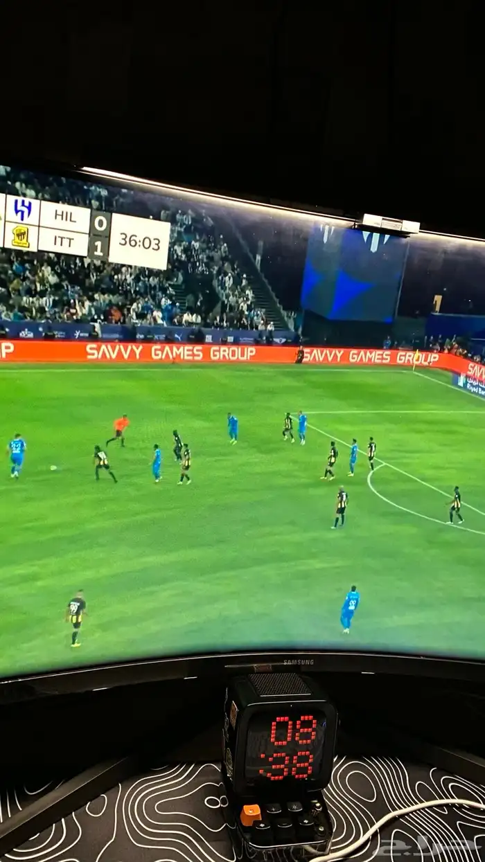 شاشة قيمنق نظيفه 165hz 2