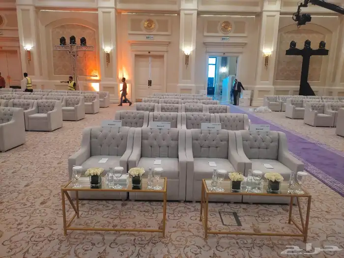 كنب وكراسي وطاولات. للايجار 6