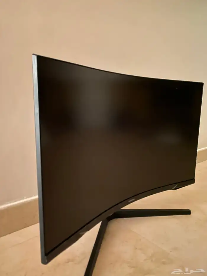 شاشة قيمنق نظيفه 165hz 0