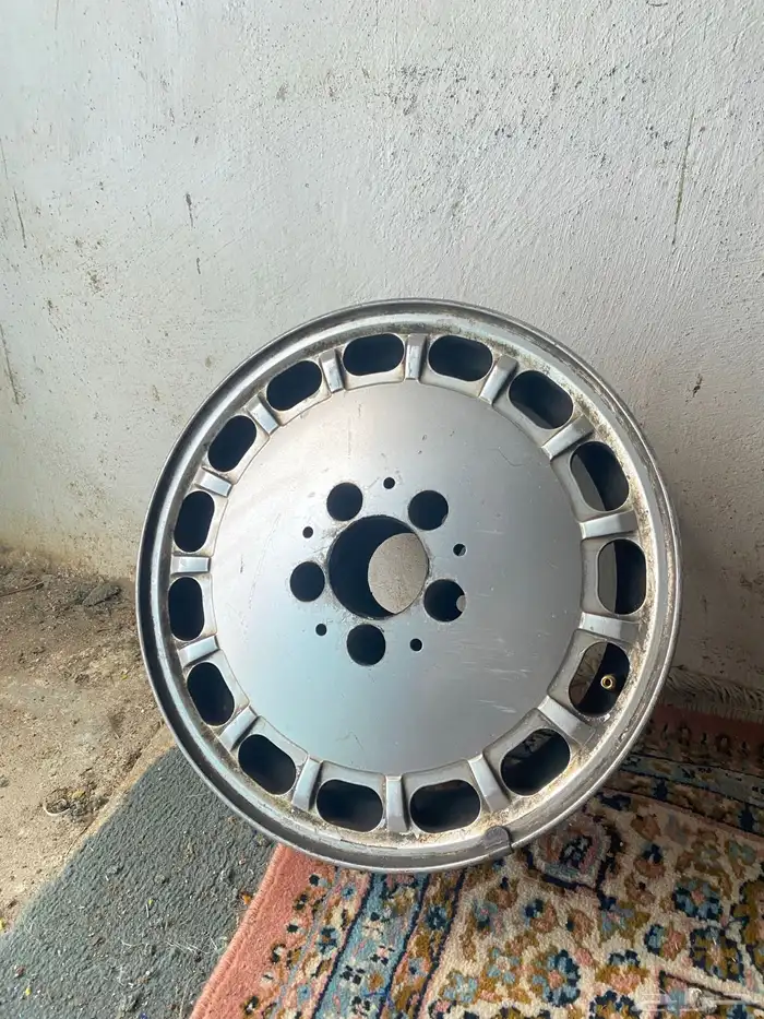 قطع مرسيدس 560 0