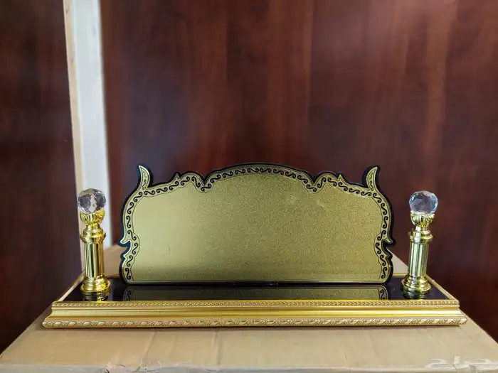دروع تذكارية وسيوف 18