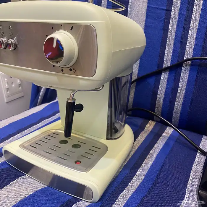 مكينة قهوة مع كامل العدة 0