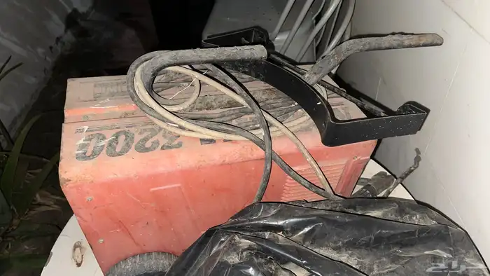 كراسي مطعم ومكينة لحام 0