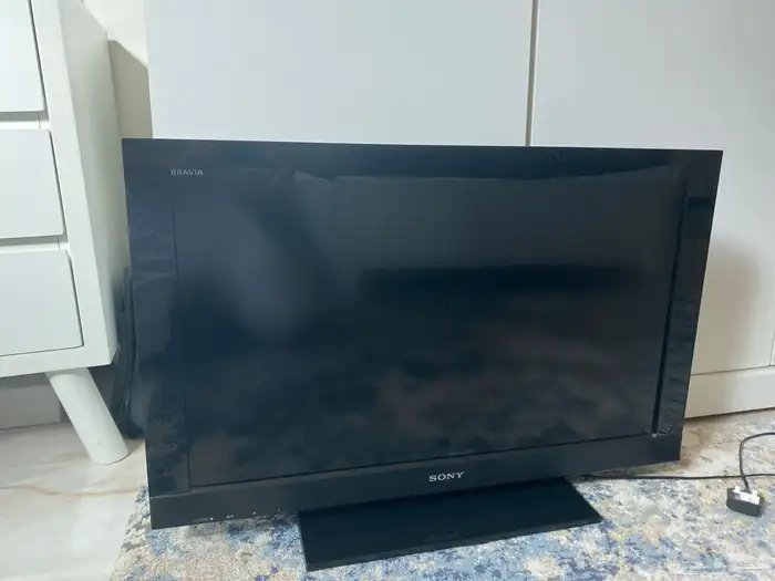 شاشة من شركة sony للبيع 0