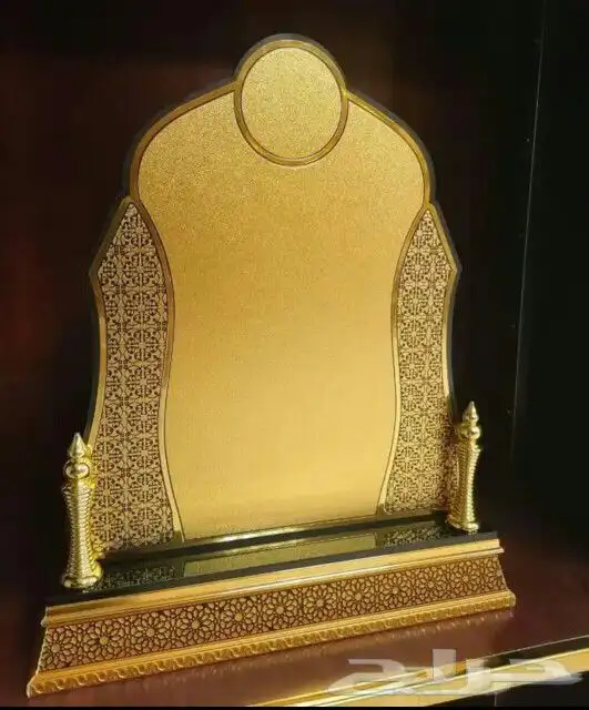 دروع تذكارية وسيوف 44