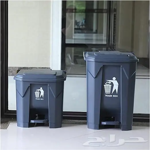 براميل نفايات بلاستيكية بدعسة مع كفرات 11