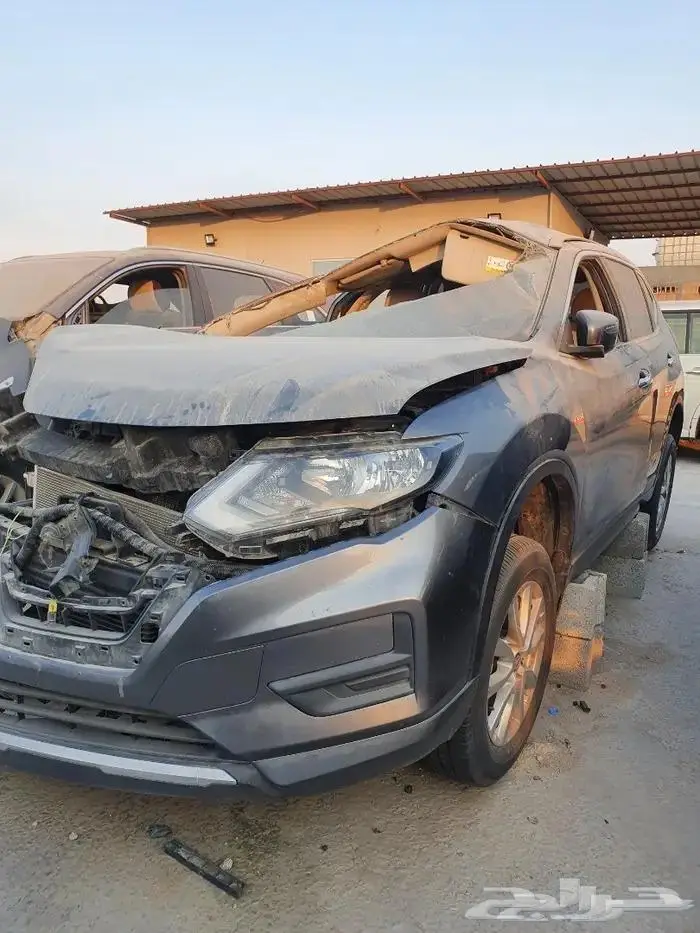 نيسان اكستريل موديل 2021 مصدوم تشليح ((قطع غيار فقط)) 3