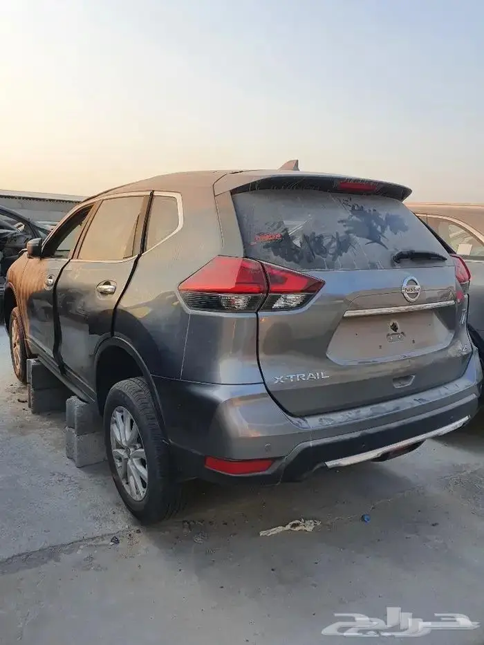 نيسان اكستريل موديل 2021 مصدوم تشليح ((قطع غيار فقط)) 4